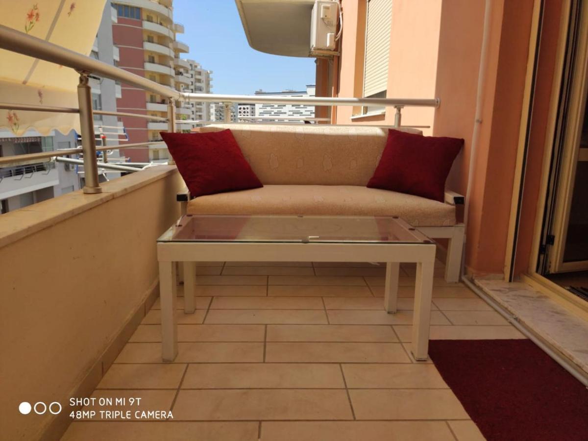 Coastal Retreat - Beach Apartment Vlore Luaran gambar