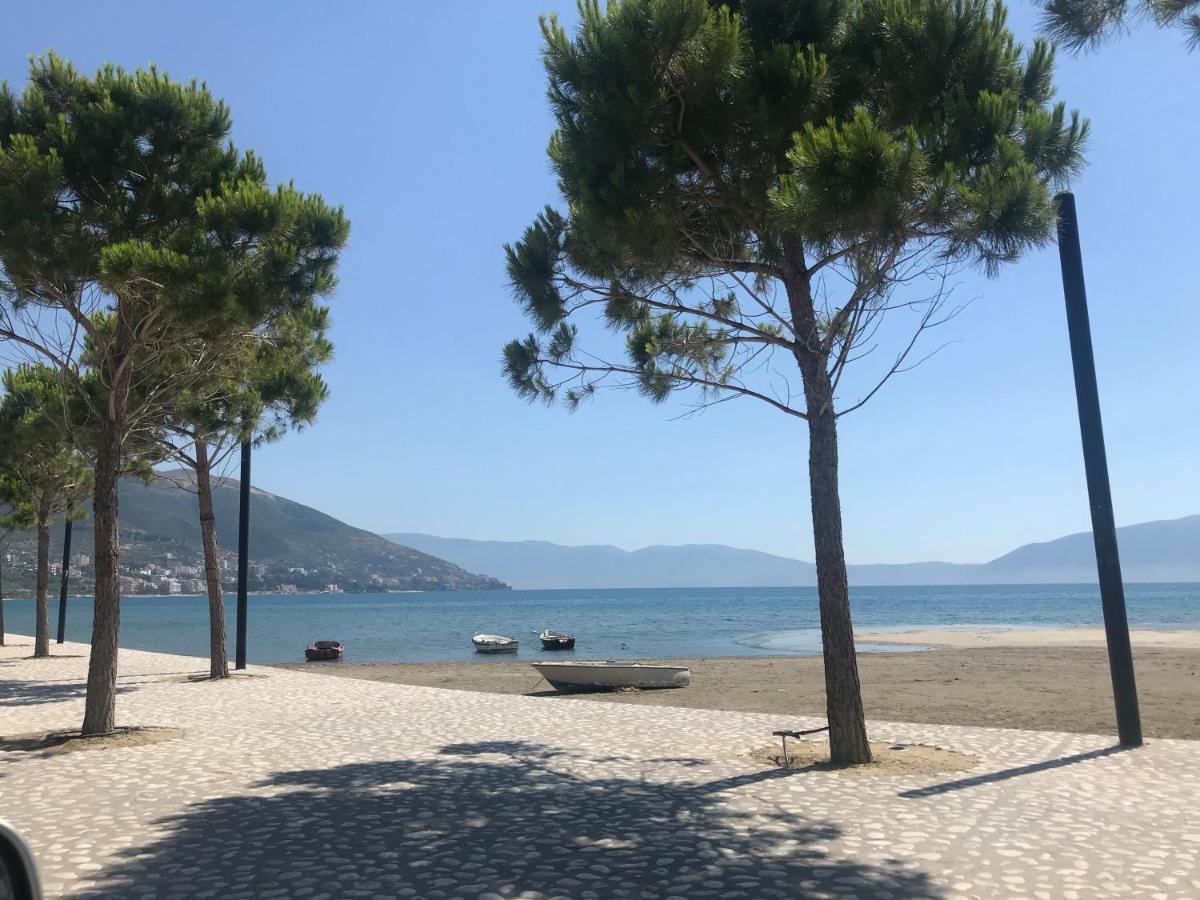 Coastal Retreat - Beach Apartment Vlore Luaran gambar